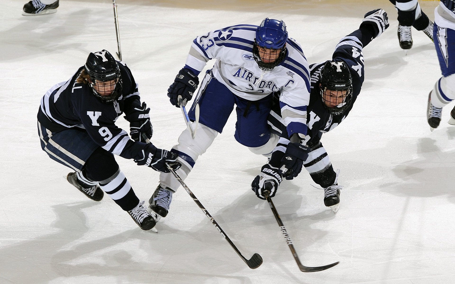 九游中心官网-“华金·托比利亚的冷静头脑与强硬防守，为阿根廷美洲狮队抵御外敌”